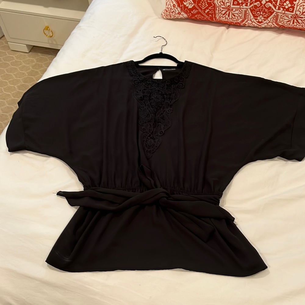 Black kimono sleeve v neck top